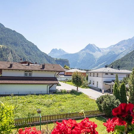 Gaestehaus Waltraud Langenfeld Exterior photo