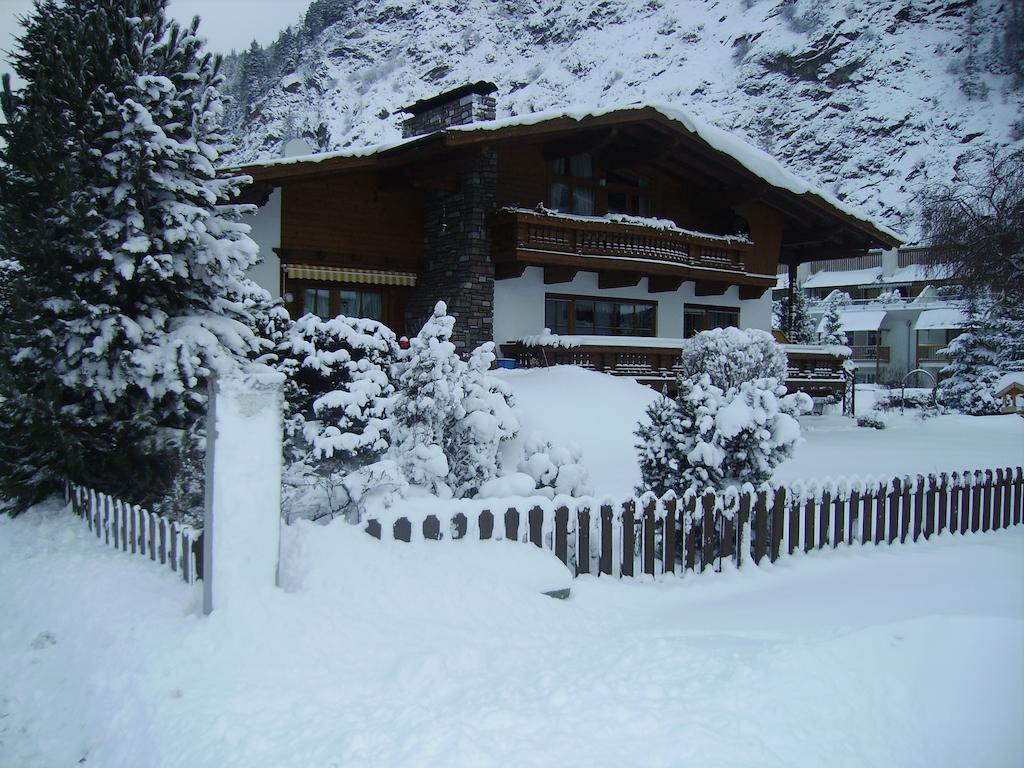 Gaestehaus Waltraud Langenfeld Exterior photo